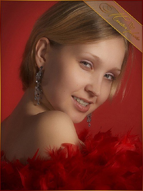 Женский шаблон для фотошопа - Красные гламурные перья