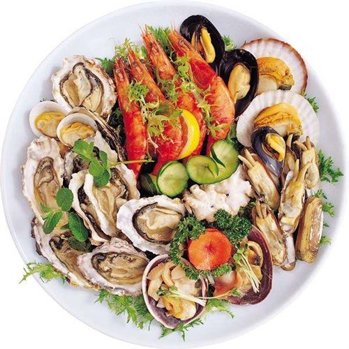 Dishes from oysters and mussels (photostock)