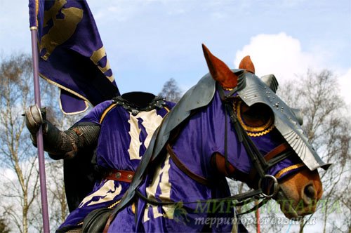  Шаблон для фотошопа - Рыцарь на коне с флагом 