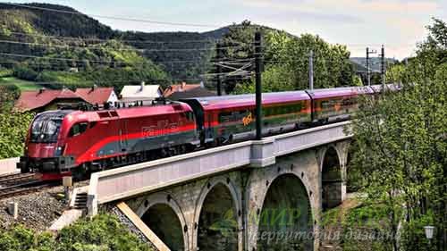 Фото красивых поездов на изумительной природе